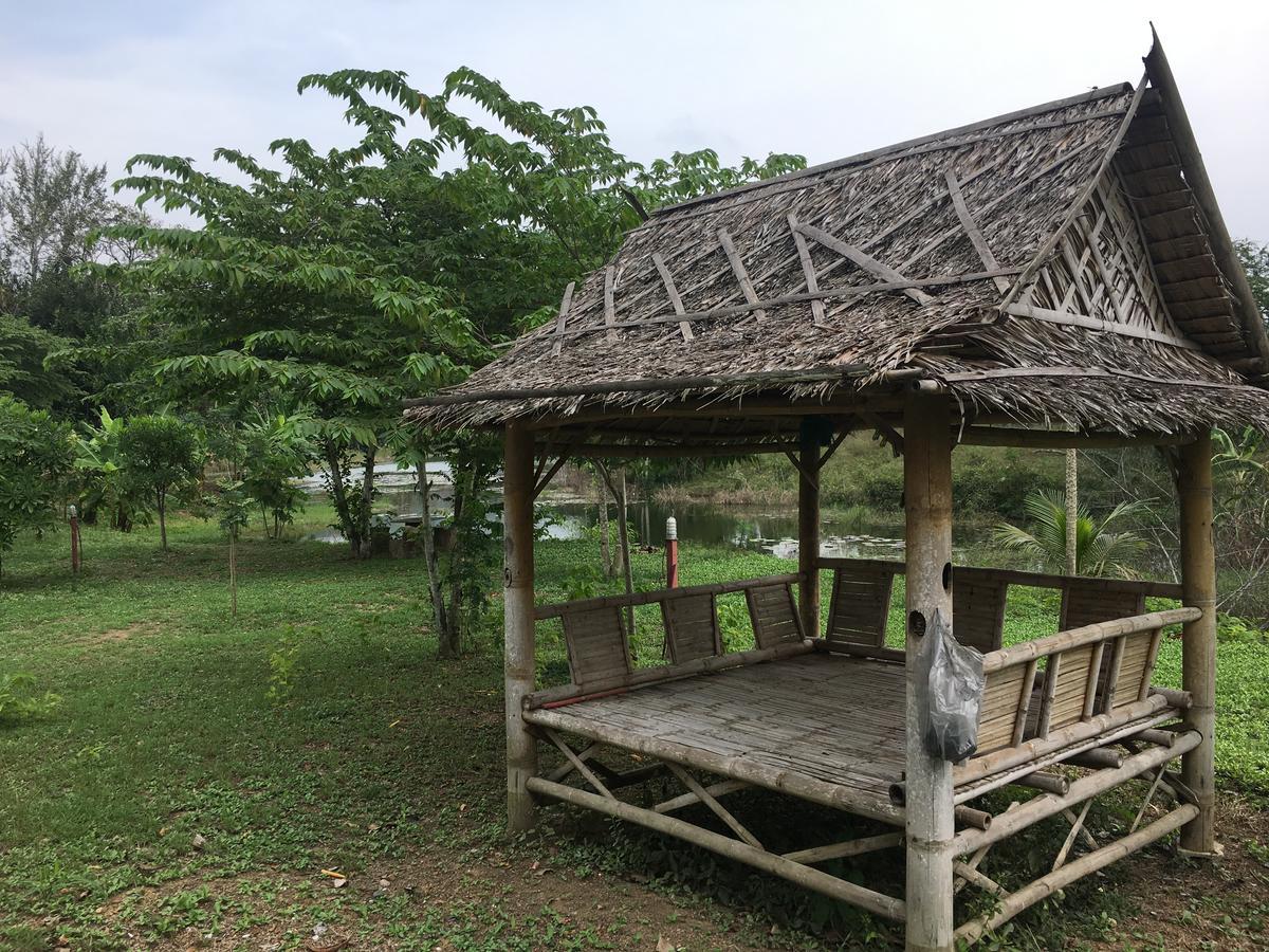 Kum Nangpaya Hotel Kaeng Krachan Exterior photo